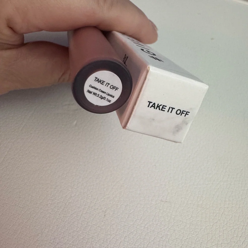 Give them Lala cushion cream lipstick
